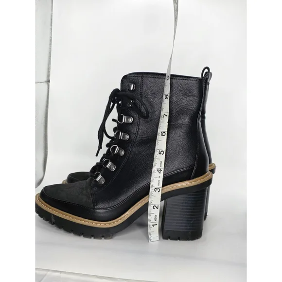A New Day Women's Black Heeled Boots Size 8 with Beige Trim - Picture 8 of 8